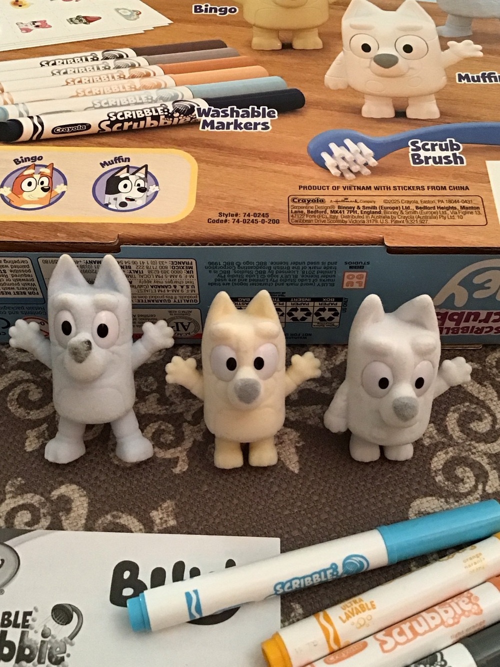 Crayola Scribble Scrubbie Bluey Figure Set NWOT** - Picture 2 of 6